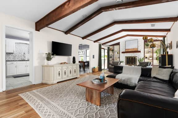 Chic Escape: Pool, Hot Tub, Gym & Playroom