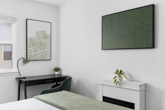Stylish 2BR Oasis with Private Patio - Sleeps 8 - Image 3
