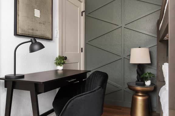 Stylish 2BR Oasis with Private Patio - Sleeps 8 - Image 4