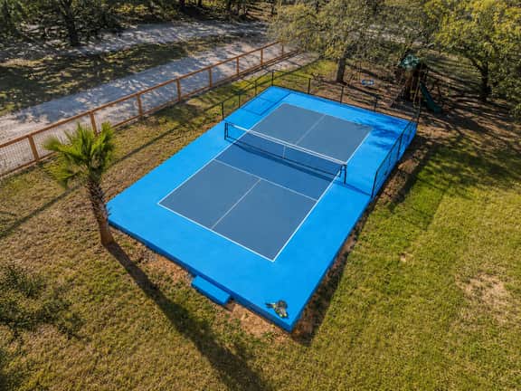 Private Pool, Pickleball and Game Room, Sleeps 20 - Image 2