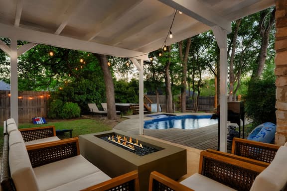 Upscale Retreat: Pool, Hot Tub, Gym & Games